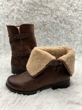 Tara M Boots Size 9 Brown Fold-Over or Worn Up Faux Fur Ankle Boots